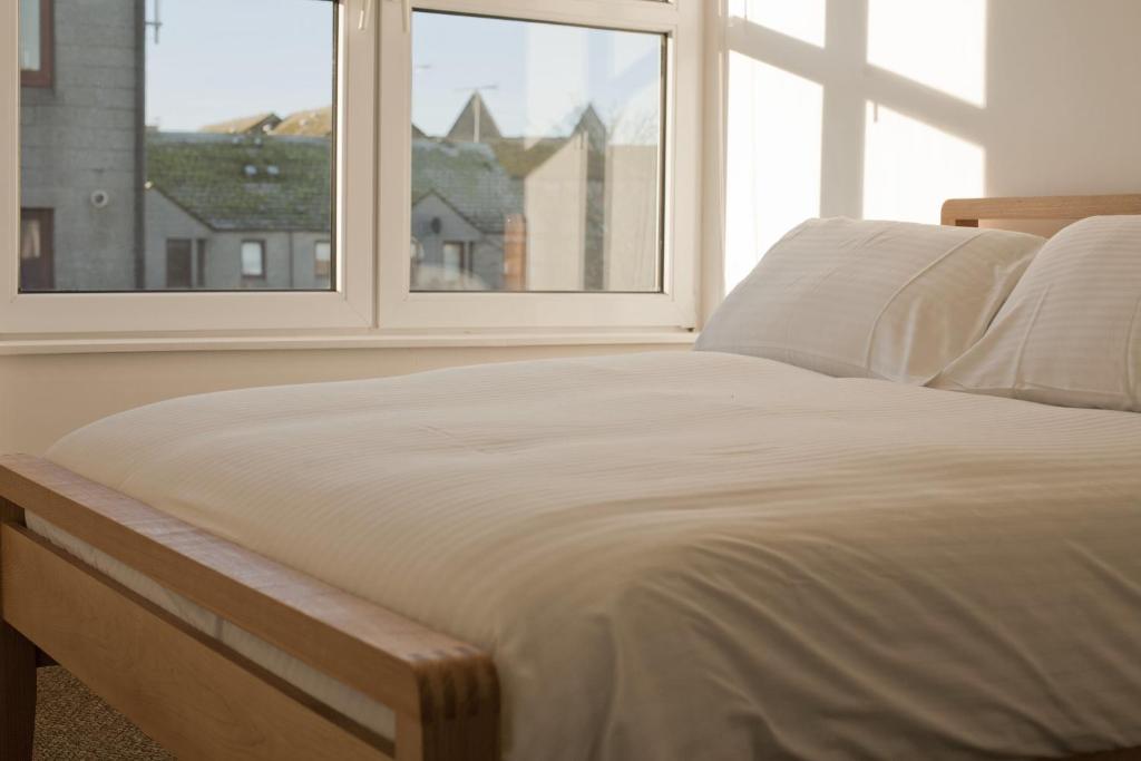 Aberdeen Serviced Apartments: Charlotte street photo 3