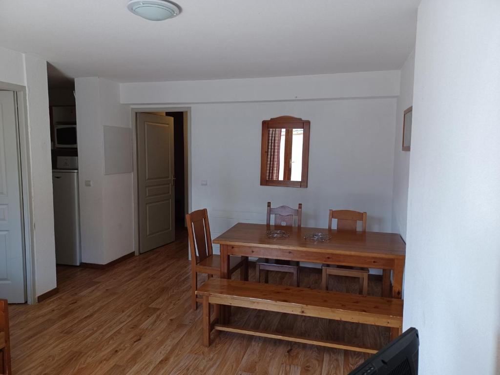 Appartement Albiez-Montrond, 2 pièces, 4 personnes - FR-1-618-21 photo 2