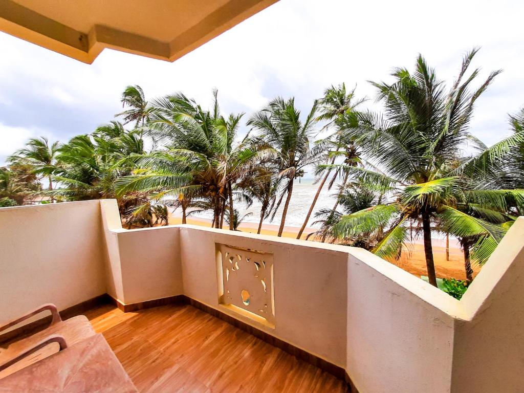 Hotel Coconut Bay photo 2