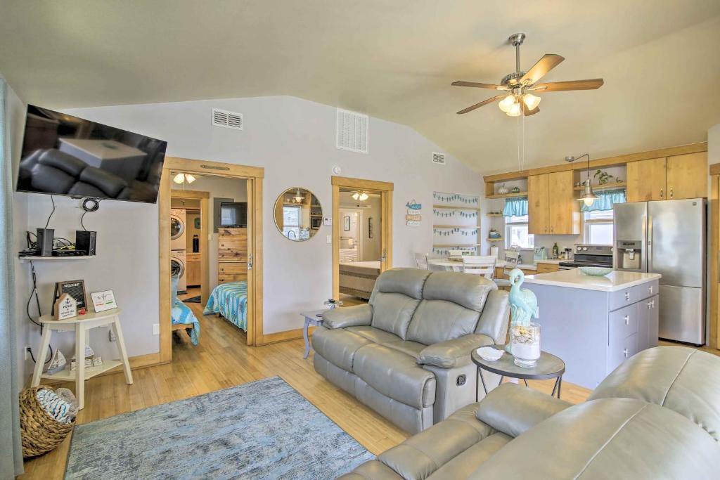 Bright Port Isabel Getaway with Waterfront View photo 2