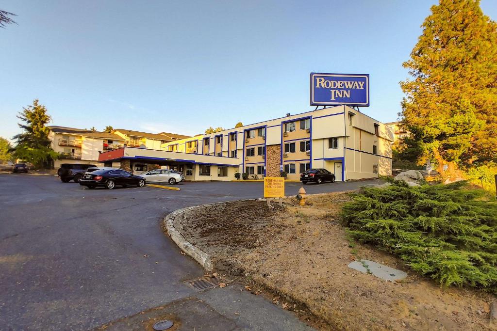Rodeway Inn image