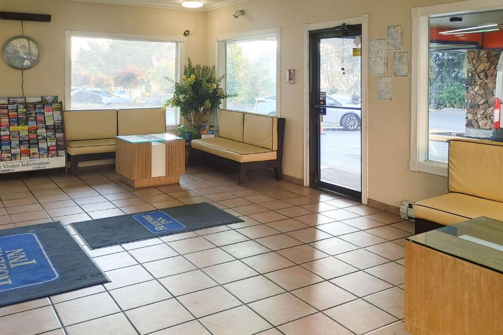 Rodeway Inn Seatac photo 3