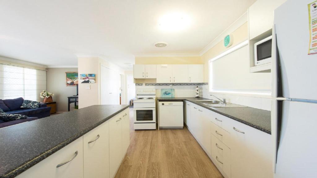 Beachdrift, 87 Yamba St photo 4