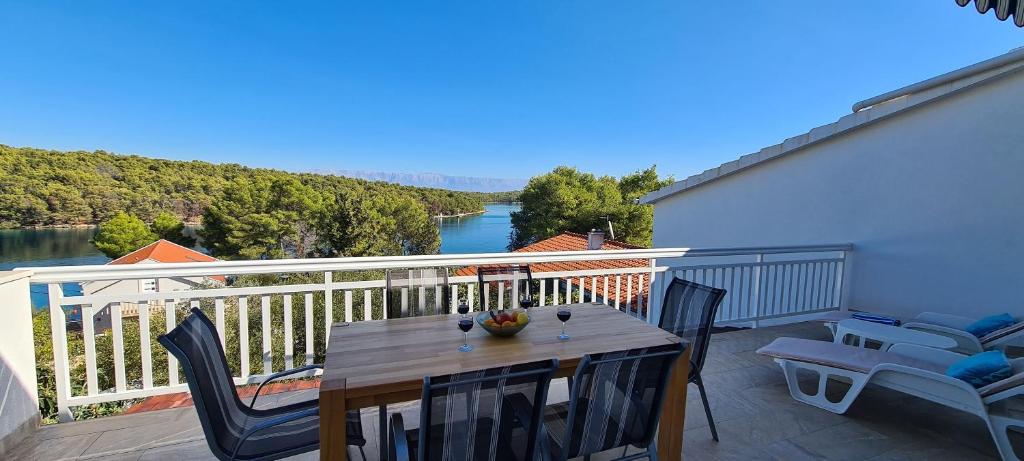 Apartment Penthouse by the sea photo 1