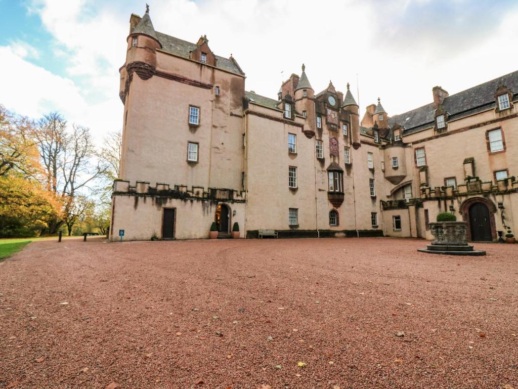 The Preston Tower Apartment - Fyvie Castle photo 4