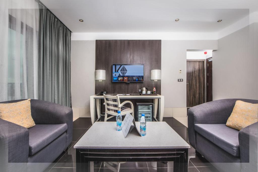 Krystal Palace Douala photo 3