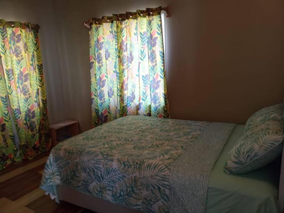 Cozy 2 bedroom beachfront cabin photo 2