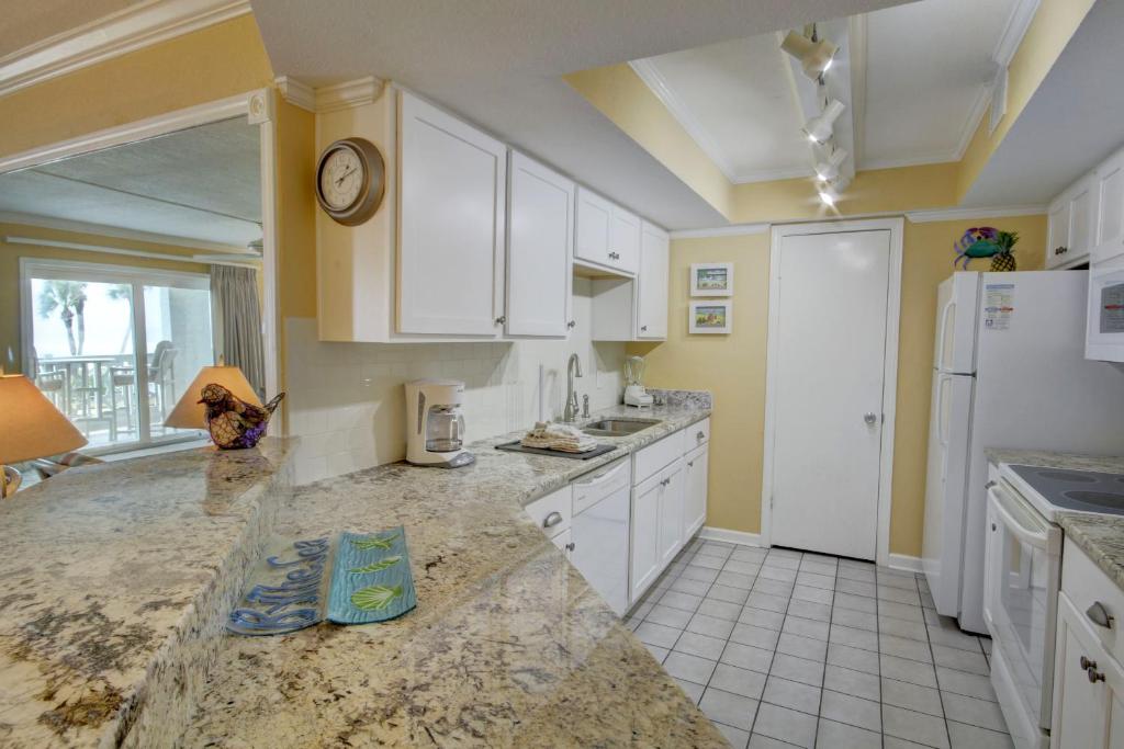 El Matador 324 - Gulf front with beautiful views of the Gulf and pool photo 1