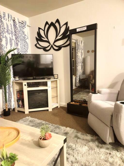 Gorgeous New Zen Suite Sleeps 4-Ski On Off Jiminy photo 3