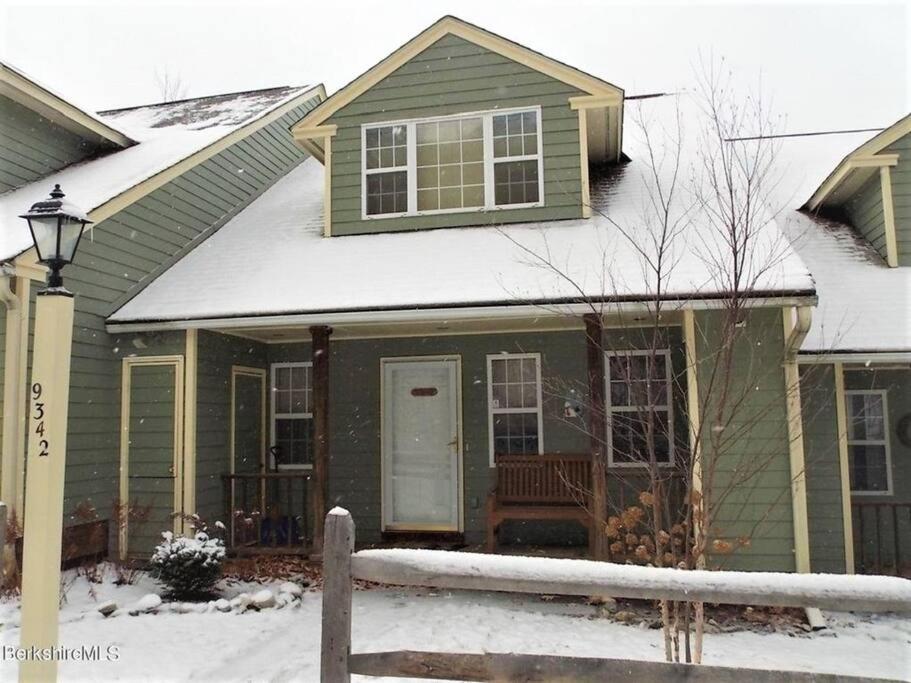 Spacious 3BR 3BA Sleeps 8 Ski On Off Jiminy Mountain Resort photo 2