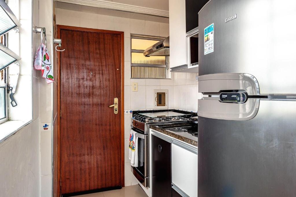 APARTAMENTO, ATÉ 4 PESSOAS,20 Metros da PRAIA do SONHO, PÉ NA AREIA,100 MB WI-FI photo 4