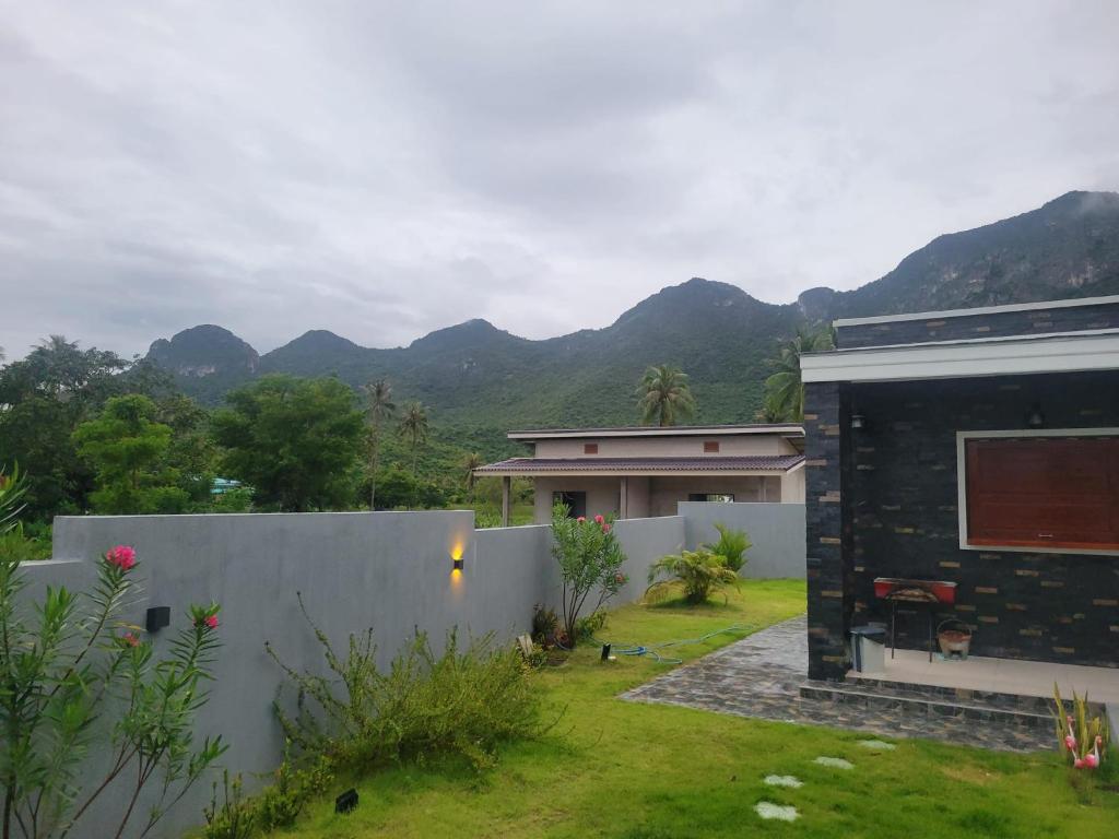 บ้านชายเขาพลูวิลล่า by RC Mountain Pool Villa photo 2