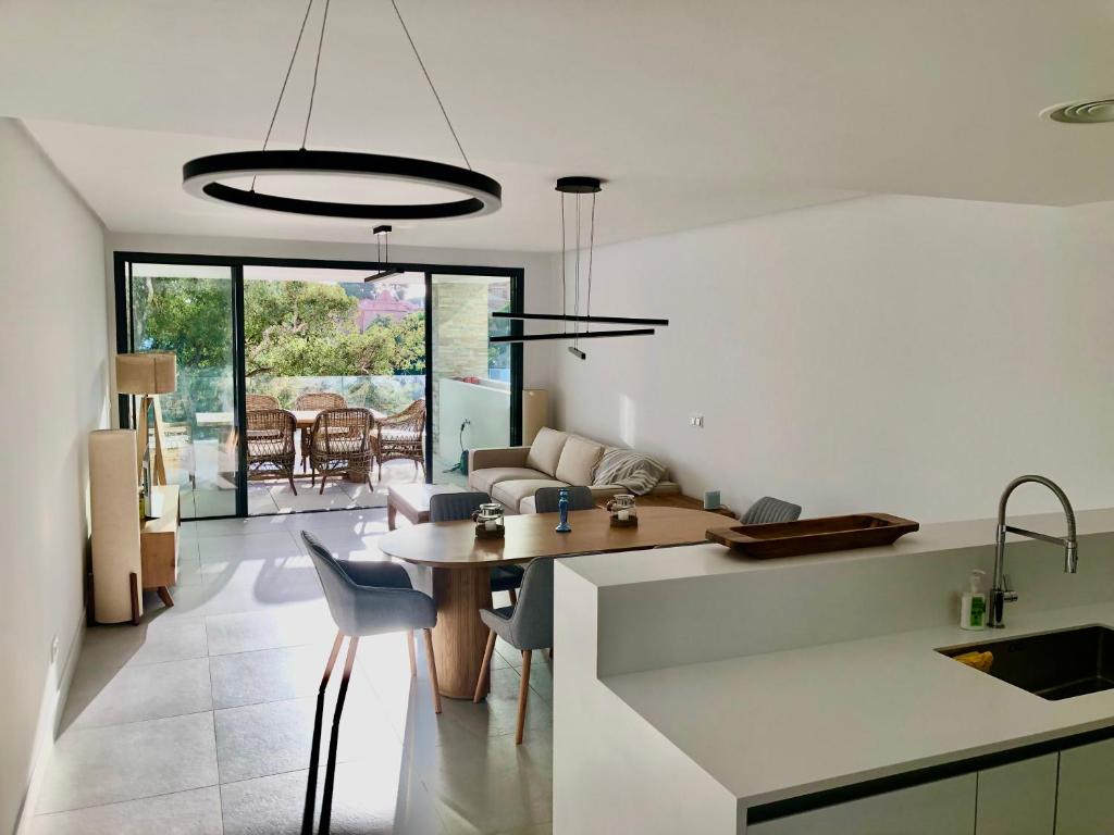 Modern Apartment in front of Cabopino Golf photo 2