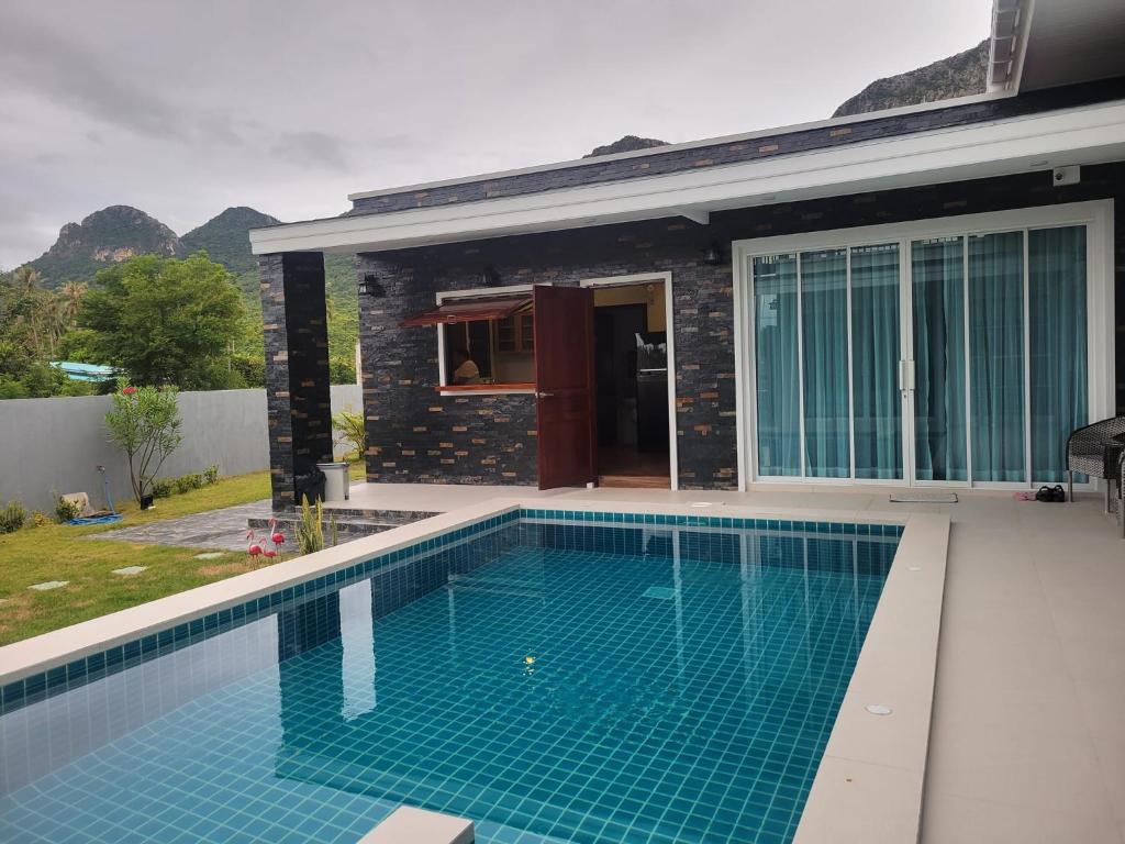 บ้านชายเขาพลูวิลล่า by RC Mountain Pool Villa photo 3