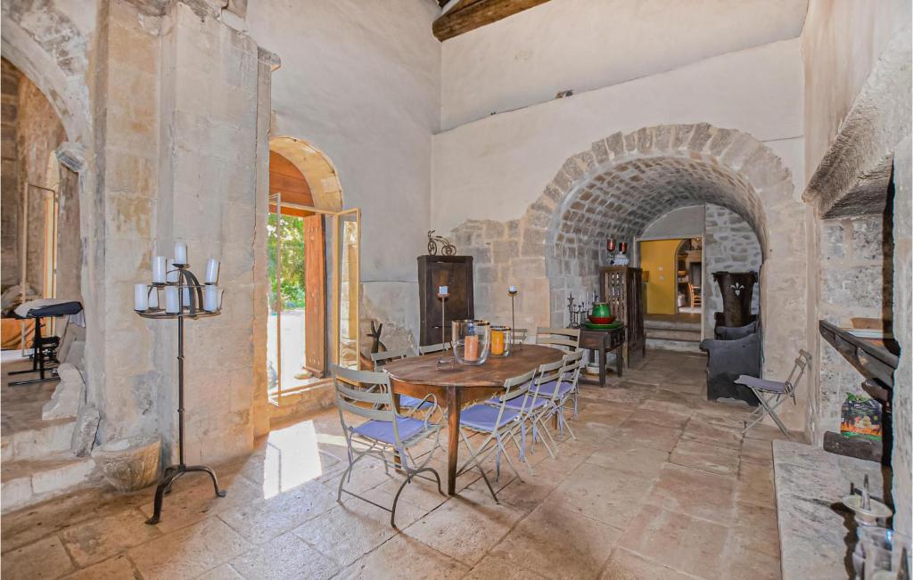 Awesome Home In Bonnieux With 4 Bedrooms, Outdoor Swimming Pool And Heated Swimming Pool photo 1