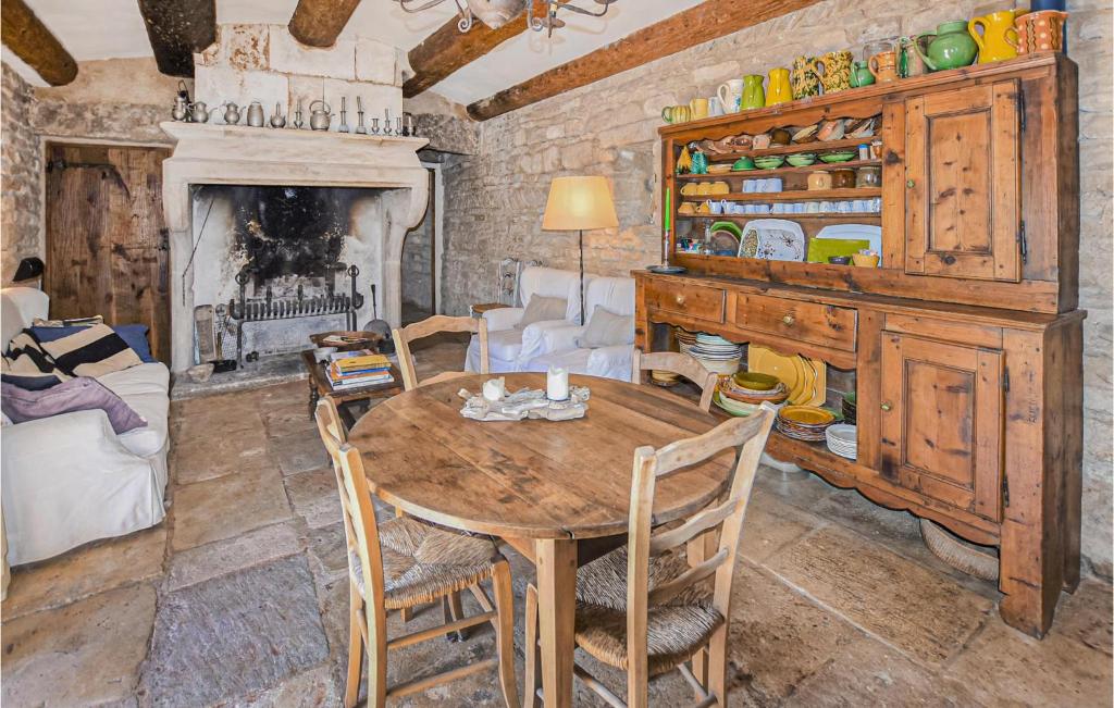 Awesome Home In Bonnieux With 4 Bedrooms, Outdoor Swimming Pool And Heated Swimming Pool photo 3