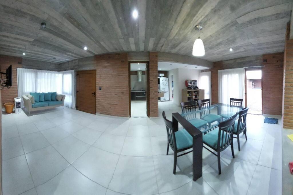 Casa amplia en ubicación tranquila de la ciudad photo 3