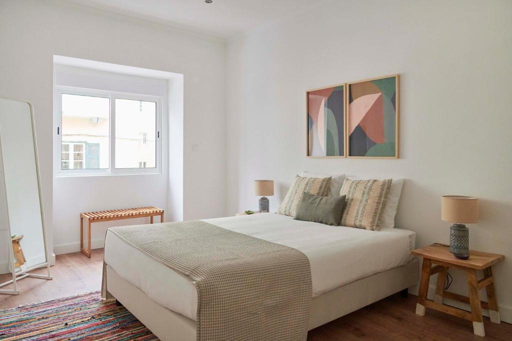 Spacious & Light-Filled 4BR Apartment By TimeColer photo 2