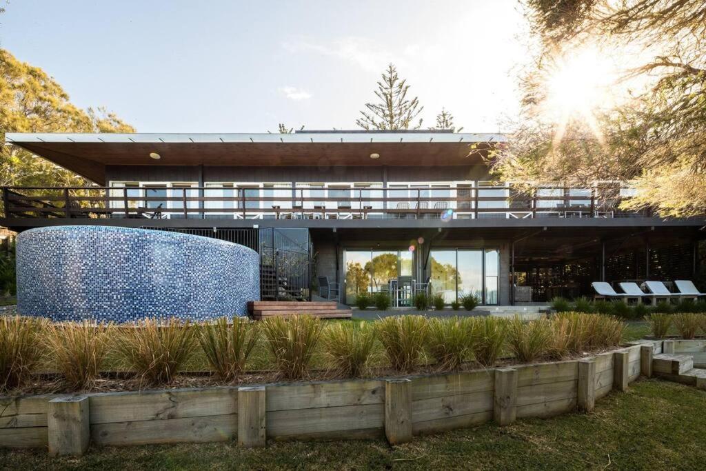 Ricks Beach House photo 2