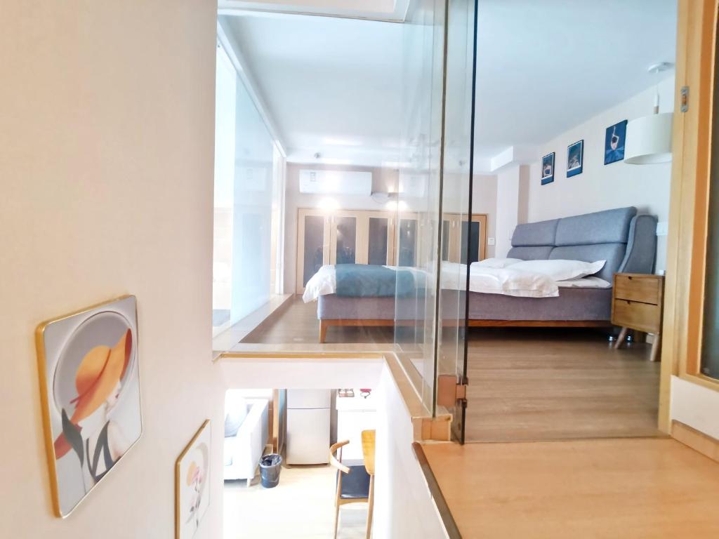 July Apartment photo 3