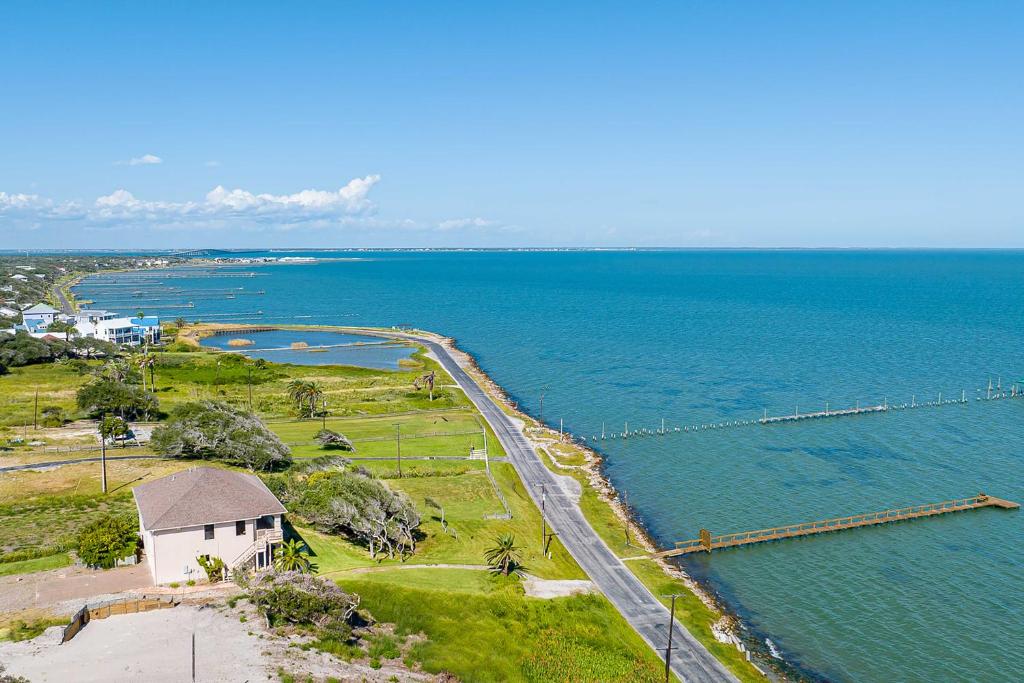 Stunning Waterfront Villa with Private Pier! photo 1