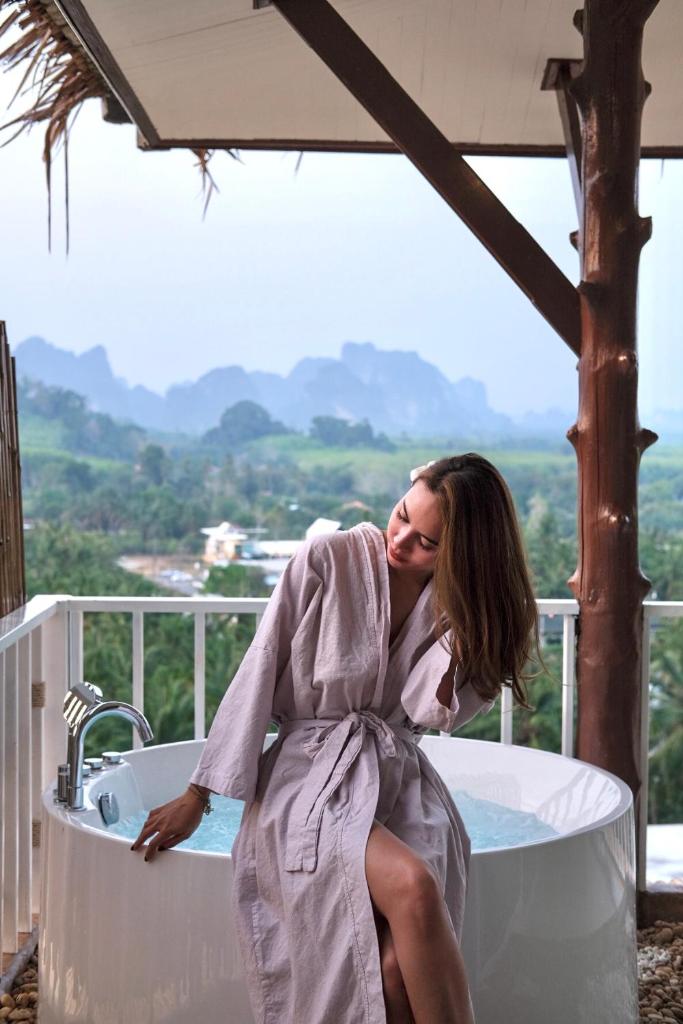 Baan Phuvara Retreat - Romantic Jacuzzi Mountain View Villas photo 3