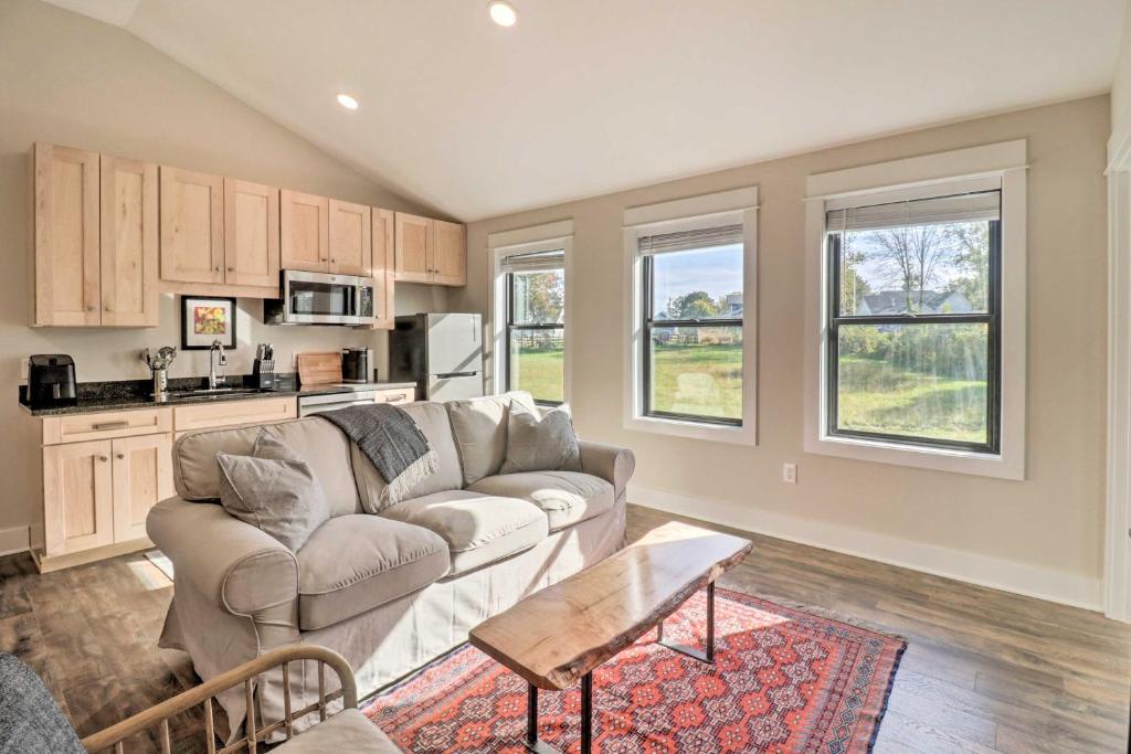 Bright Crozet Apartment with Mountain Views! photo 3