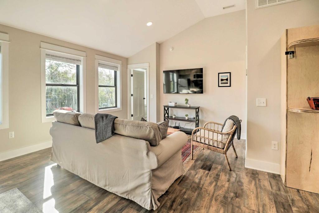 Bright Crozet Apartment with Mountain Views! photo 4