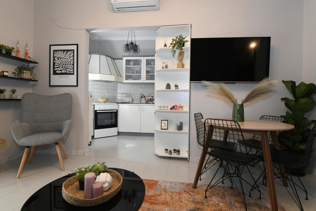 Lovely luxury apartment photo 2
