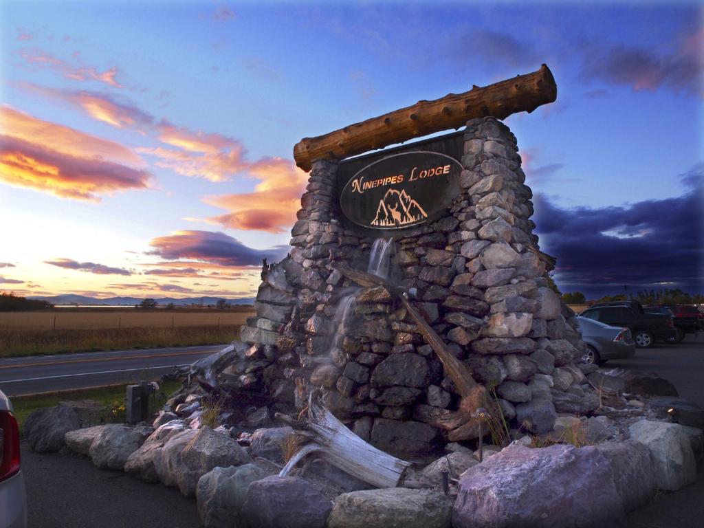 Ninepipes Lodge image