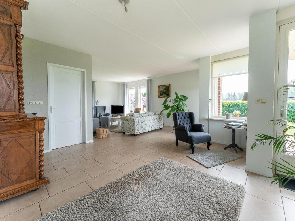 Holiday home with wide views and garden photo 3