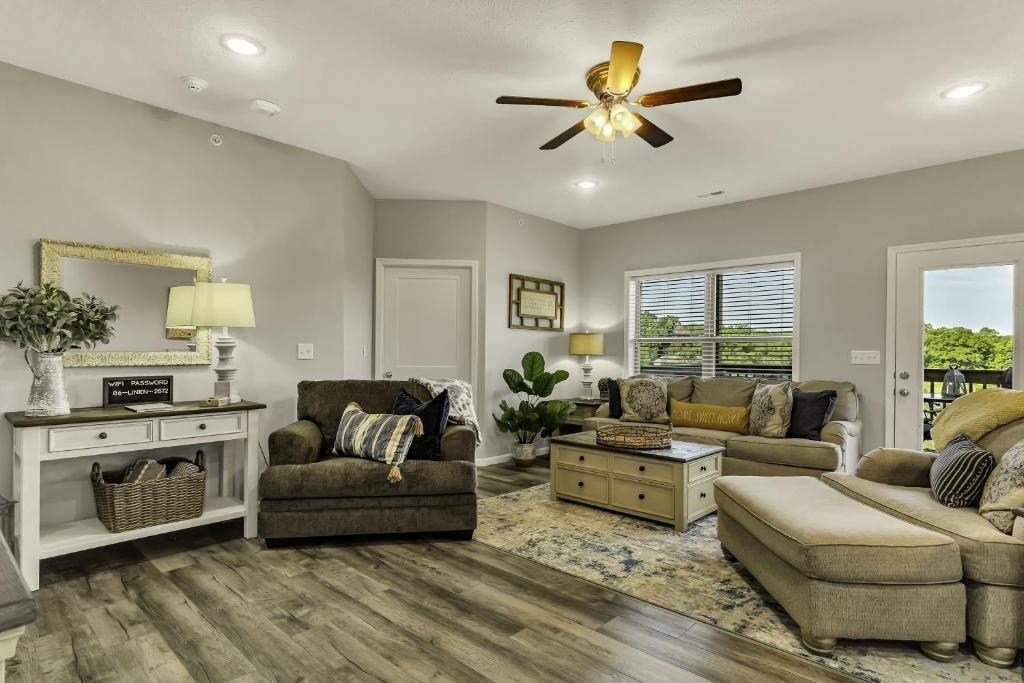 Sunset Bunker condo photo 1