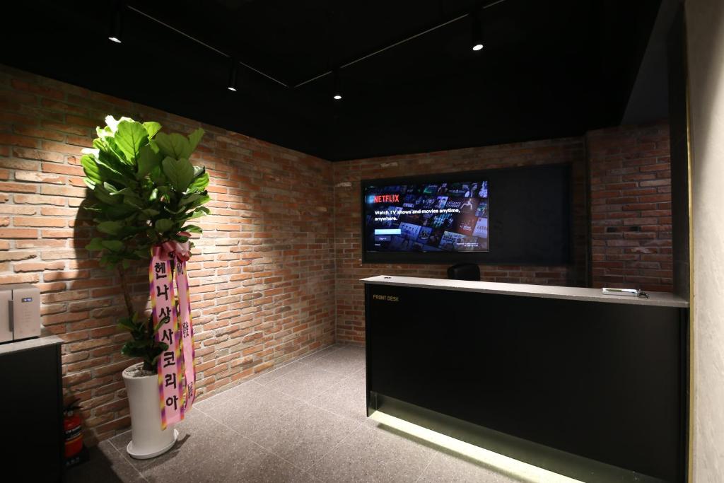 25 Hotel photo 1