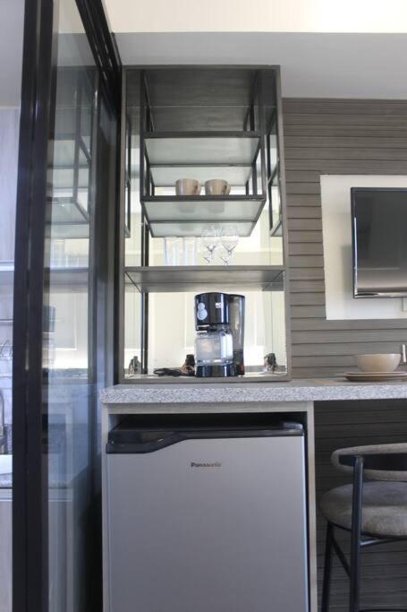 Nice Condo near Ayala Cebu w Wifi Balcony photo 4