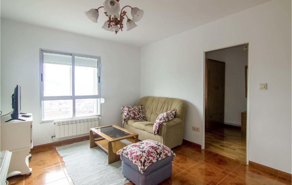 Awesome Apartment In Ourense With 2 Bedrooms photo 2