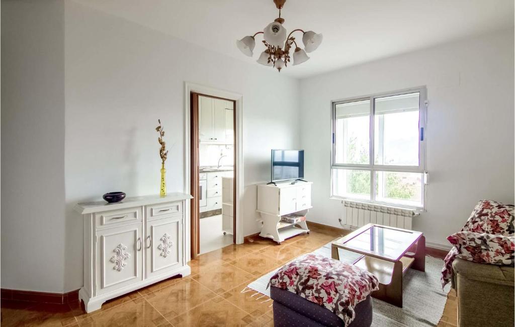 Awesome Apartment In Ourense With 2 Bedrooms photo 3