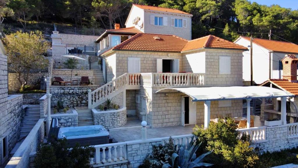 Villa Fjera with a sea view, hot tubs, terrace, BBQ photo 2