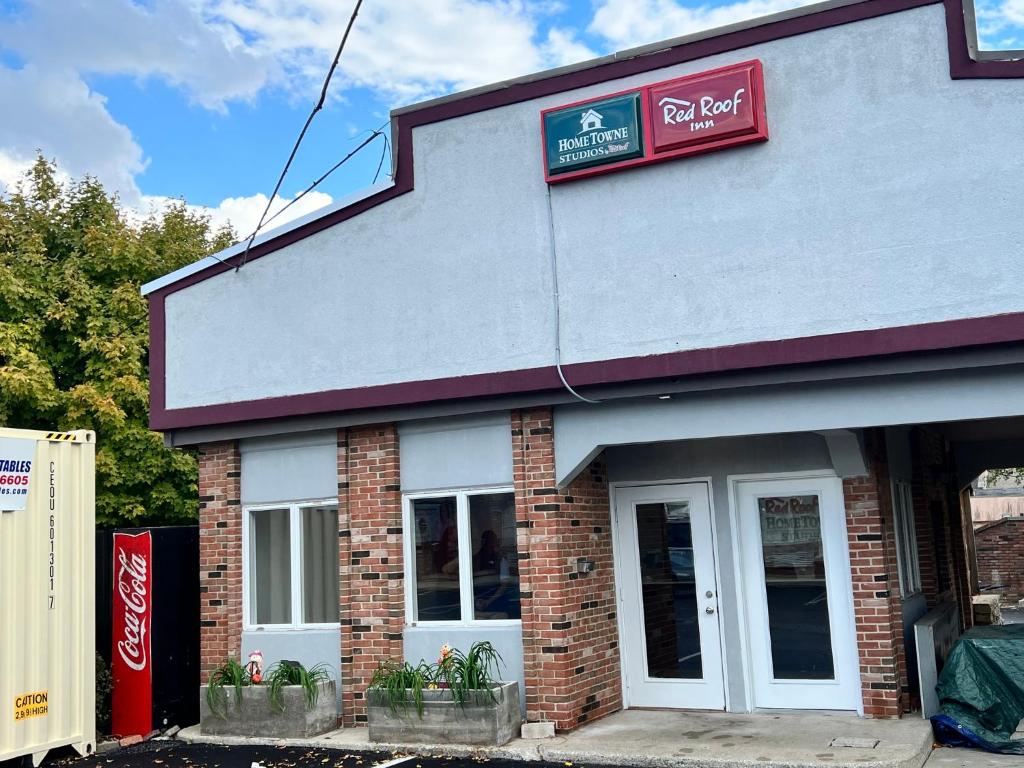 HomeTowne Studios by Red Roof Georgetown, KY image