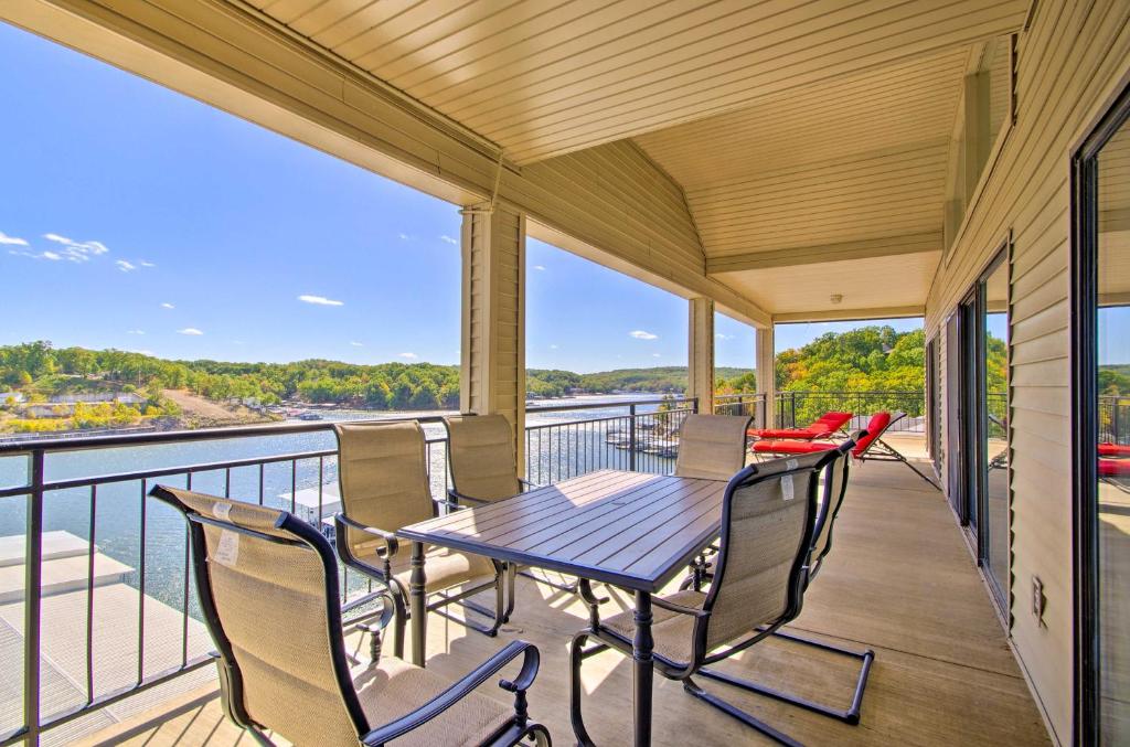 Bright Waterfront Condo with Resort Amenities! photo 2