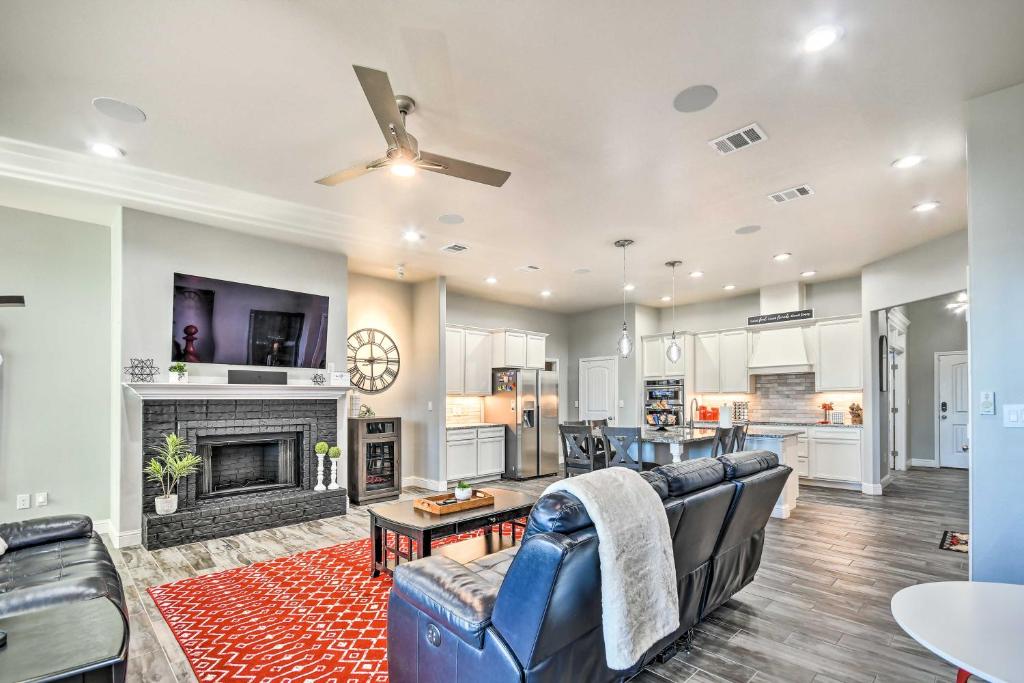 Modern Amarillo House with Fire Pit and Hot Tub! photo 3