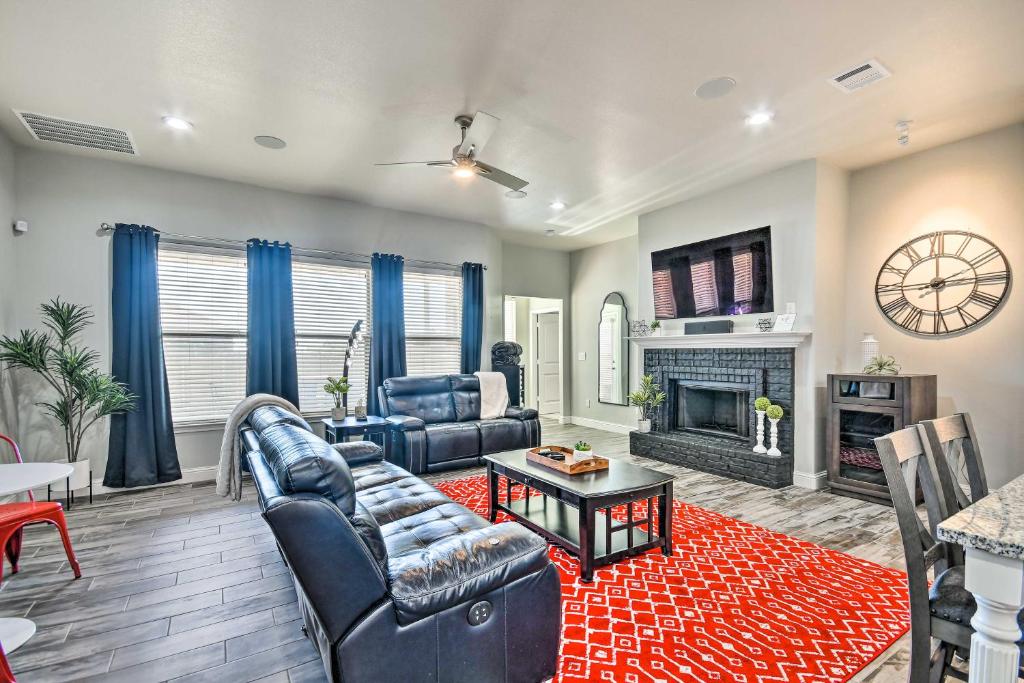 Modern Amarillo House with Fire Pit and Hot Tub! photo 4