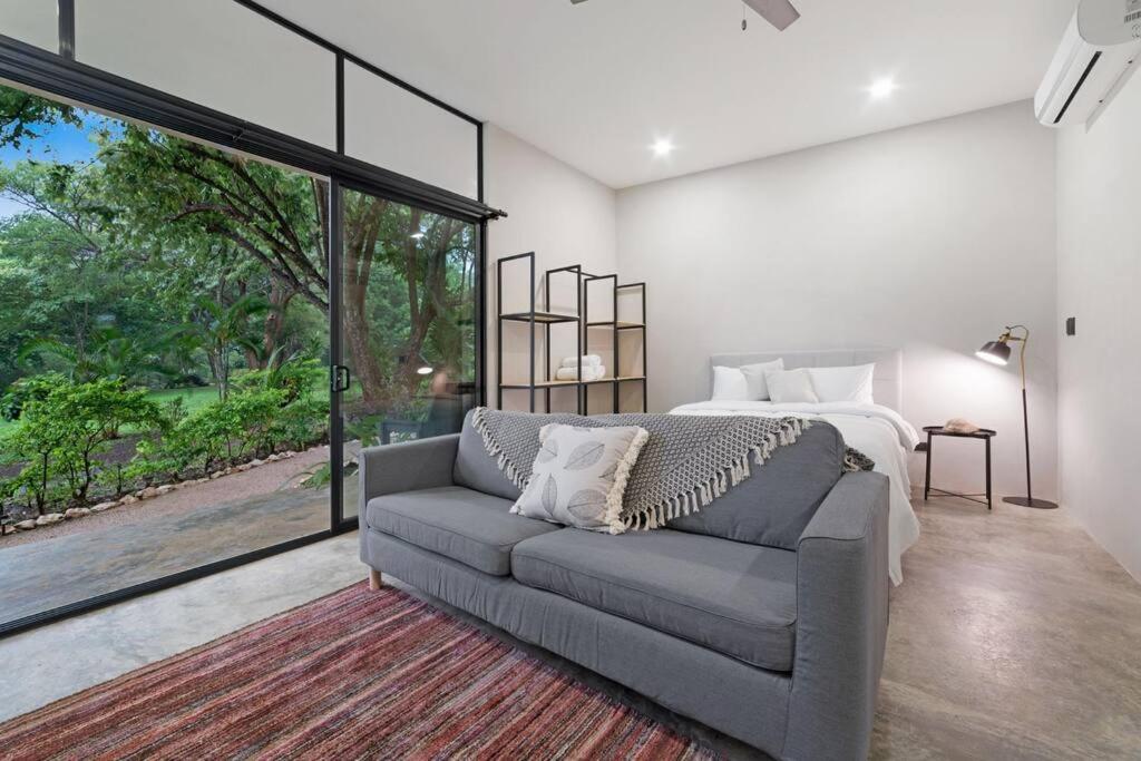 Luxury beachfront cabin at surfer's paradise photo 4