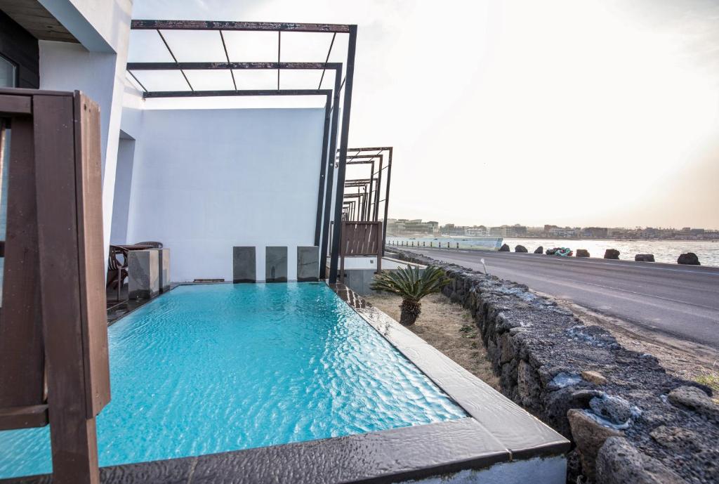 Aqua Beautique Poolvilla photo 4