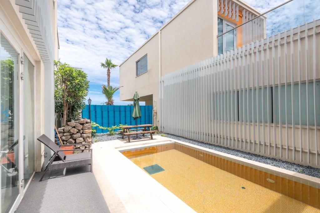 Boutique Pool Villa NAMIB Room Type - Double Room with Balcony and Sea View