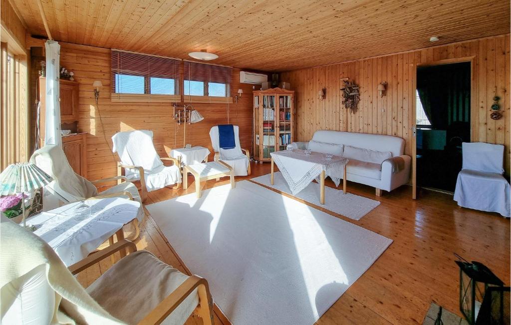 Awesome Home In Kyrkesund With Wifi And 3 Bedrooms photo 3