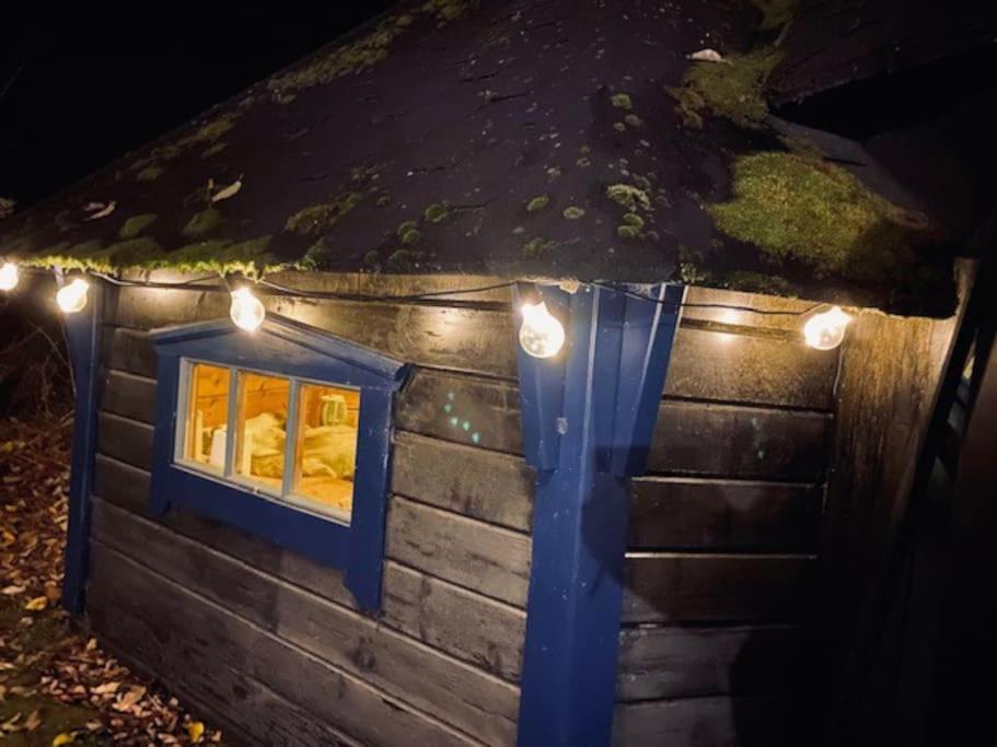 StugaNäraKungsberget - mysig stuga med kamin, grillkåta och vedbastu photo 4
