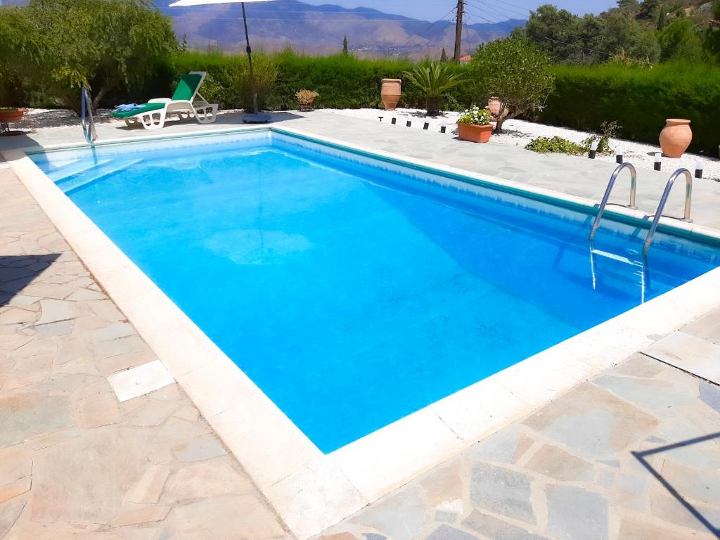 Kellaki Cottage - 2 bedroom with pool, sleeps 6 photo 1