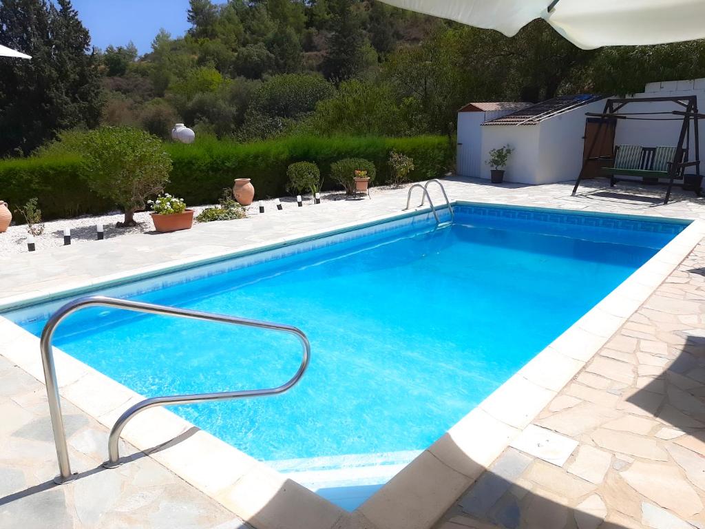 Kellaki Cottage - 2 bedroom with pool, sleeps 6 photo 2