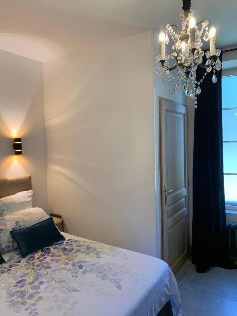 Au Fil du Temps Room Type - Double Room with Private Bathroom