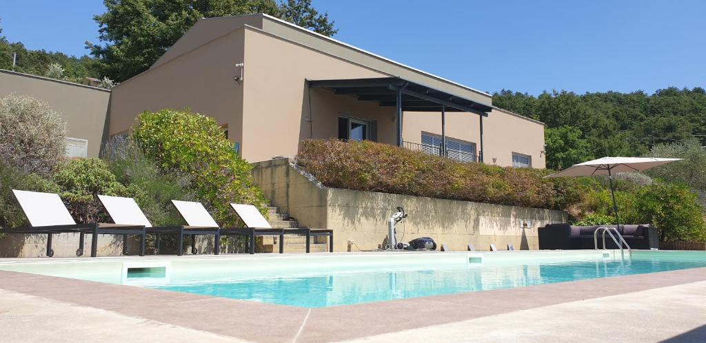Moderne Villa mit atemberaubendem Seeblick photo 1